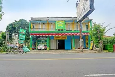 Hotel Oyo 91825 Ayu Lestari Homestay
