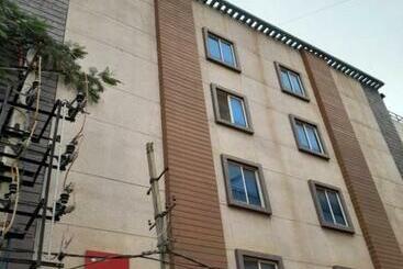 فندق Pmr1 By Wb Inn