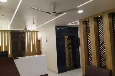 Hotel Supreme By Wb Inn