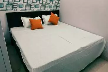 Hôtel Oyo 70099 Blue Star Rr