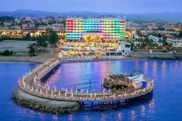 Azura Deluxe Resort & Spa - Ultra All Inclusive