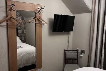 Hotelli Ravenswood Guest House