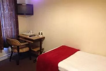 Отель The Hillmorton Manor