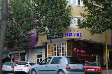 هتل Town House