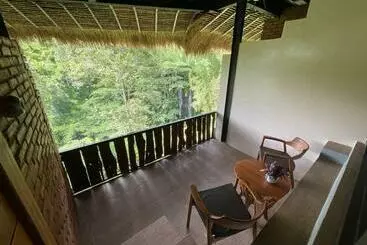 Hotel Cápsula Munduk Tutub Waterfall View
