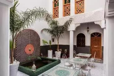 Majatalo Emma S Riad