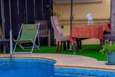 پانسیون L Address