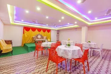 Hotel Fabexpress Broholic Suites Nr Jntu Jawaharlal Nehru Technological University
