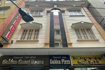 Hotel Kapsułowy Golden Guest House