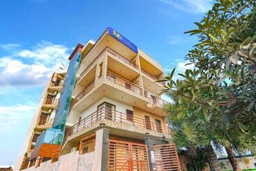 Fabhotel The Horizon