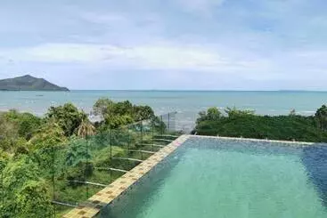 Aparthotel ดิ แอมเบอร์