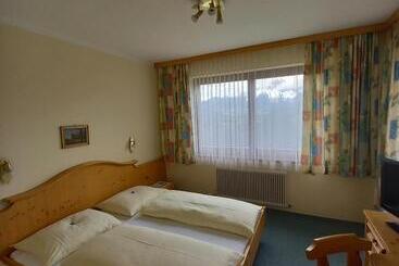 호스텔 Pension Berghof