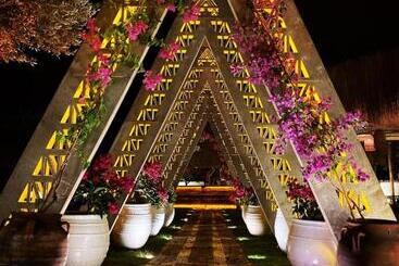 Albeon Luxury Hotel   Alacatı