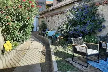 Bed and Breakfast Le 9 De Cour, Chambre Caouette