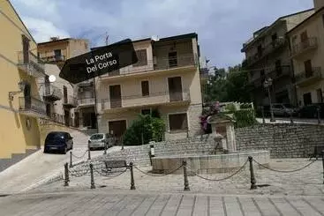 ペンション La Porta Del Corso