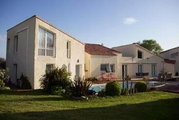 Nocleg ze śniadaniem La Charentine