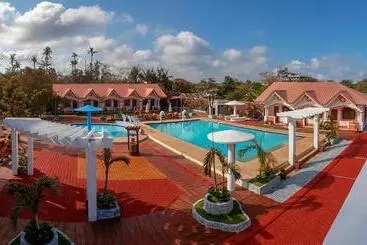 Cris Del Mar Resort
