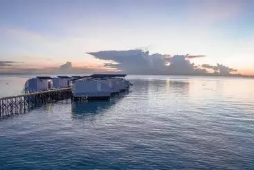 リゾートホテル Arasatu Villas & Sanctuary