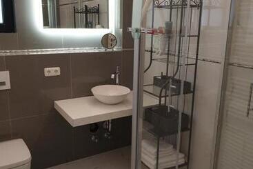 פנסיון Andromachi Apartments