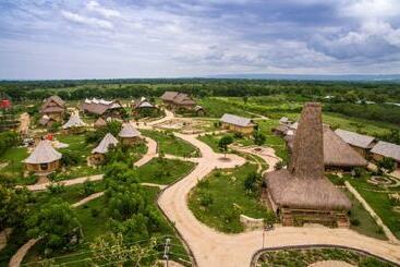 Курорт Maringi Sumba By Sumba Hospitality Foundation