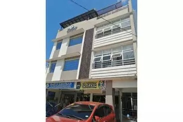 Hotel Oyo 867 Roncales Travellers Inn