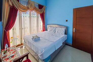 Hotel Pakde Air Cafe And Homestay Grabag Magelang Mitra Reddoorz