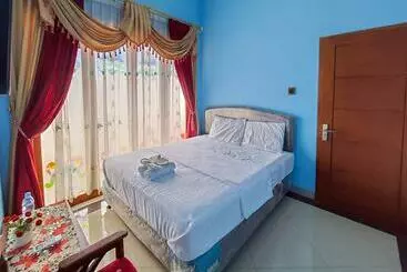 Otel Pakde Air Cafe And Homestay Grabag Magelang Mitra Reddoorz