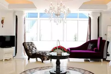 Idc White House Apartment