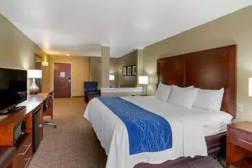 בית מלון כפרי Comfort Inn & Suites Mandan   Bismarck