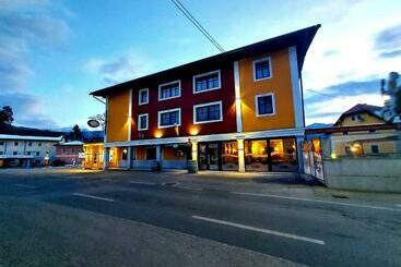 Retkeilymaja Gasthof Zentral