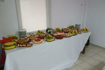 酒店 Pensiunea Anais