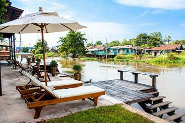 منتجع The Bank River House Ayutthaya