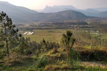 Hostel E Pousada Vale Mirante Da Rocha