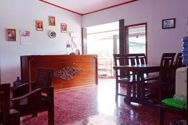 ホテル Reddoorz Syariah @ Wisma Soponyono