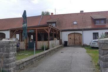 פנסיון Penzion Na Zámostí Malenice