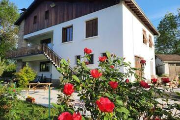 مبيت وإفطار Le Jardin De Moulis