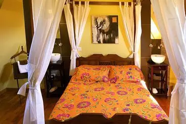 Pensió Suites De Charme L'arbanne