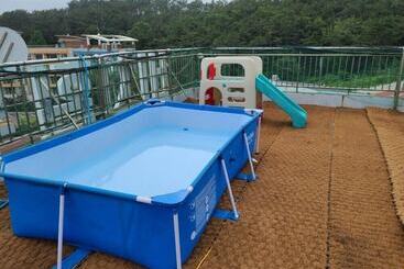 Beach Hill View House