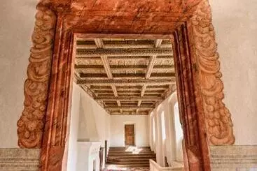 アパートホテル Pałac Gorzanów