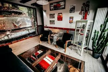 Hotelli Jantarvia Car Museum , Pasja I Wypoczynek Noclegi Z Klimatem