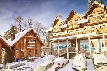 منتجع Pod Smerkami