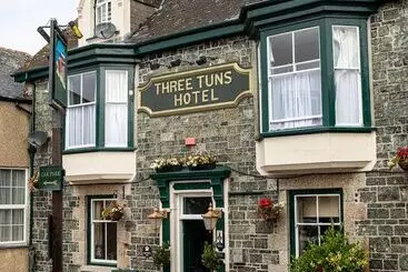 هتل The Three Tuns