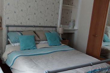 ペンション Oakwell Guest House