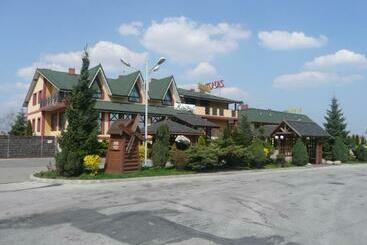 הוסטל Zajazd Mistral