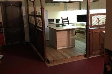 فندق صغير Zajazd Myśliwska