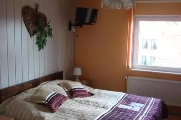 Aamiaismajoitus (B&B) Dom Gościnny Marcela