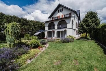 Bed and Breakfast Willa Zaciszne Centrum Augustów