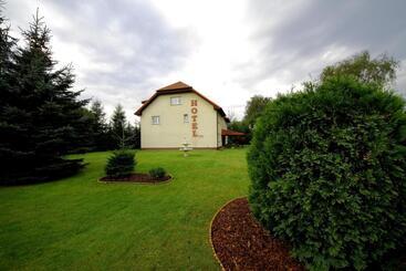 Restaurant & Hostel Broadway