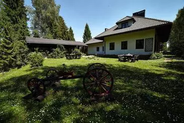 Retkeilymaja Stylowy Zajazd Pod Czarnym Kogutem