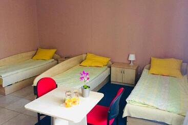 호스텔 Zajazd Hubus